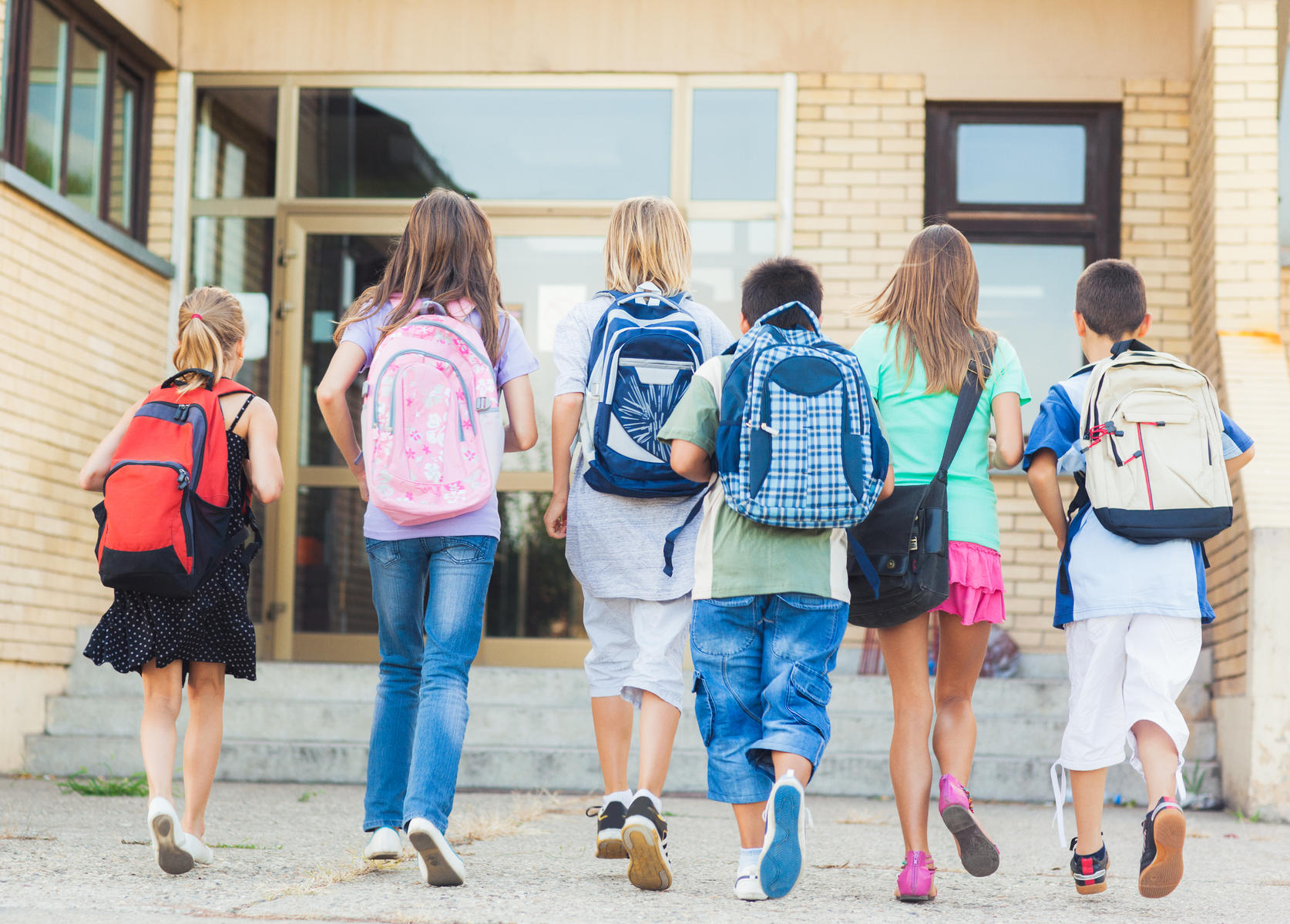 back-to-school-kids-with-backpacks